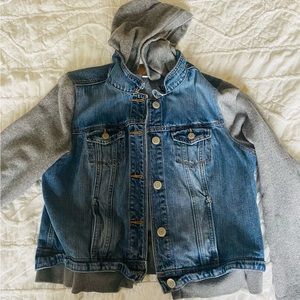 American Eagle women’s denim jacket with sweatshirt sleeves, fitted size XL